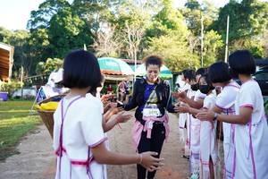 BIB: 3419
                            <button type="button" onclick="openModal(18983359)" class="btn btn-primary btn-sm float-right btn-popup" data-toggle="modal" data-target=".modal-high-quality">
                        <i class="fas fa-shopping-cart"></i> Add to Cart
                    </button>
                                            <button type="button" onclick="isThisMe(18983359, true)" class="btn btn-success btn-sm float-right btn-popup btn-isme hidden" data-toggle="tooltip" data-placement="bottom" title="นี่คือรูปของคุณใช่ไหม คลิกที่นี่เพื่อเอาเข้าอัลบั้ม">
                        <i class="fas fa-plus"></i> Add to album
                    </button>
                    <button type="button" onclick="isThisMe(18983359, false)" class="btn btn-warning btn-sm float-right btn-popup btn-isnotme hidden">
                        <i class="fas fa-ban"></i> Remove from album
                    </button>